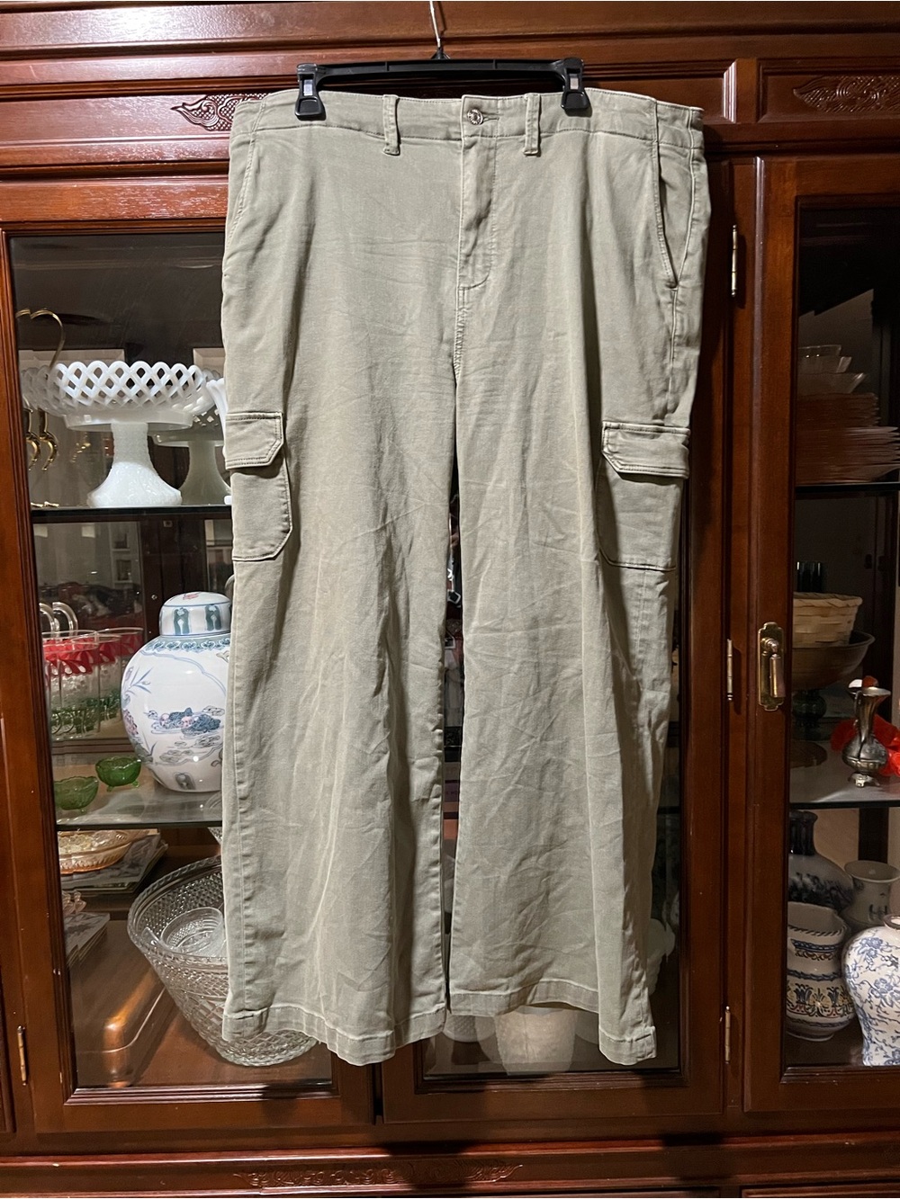 PAIGE Carly Cargo pants with pockets in vintage Ivy green size 34